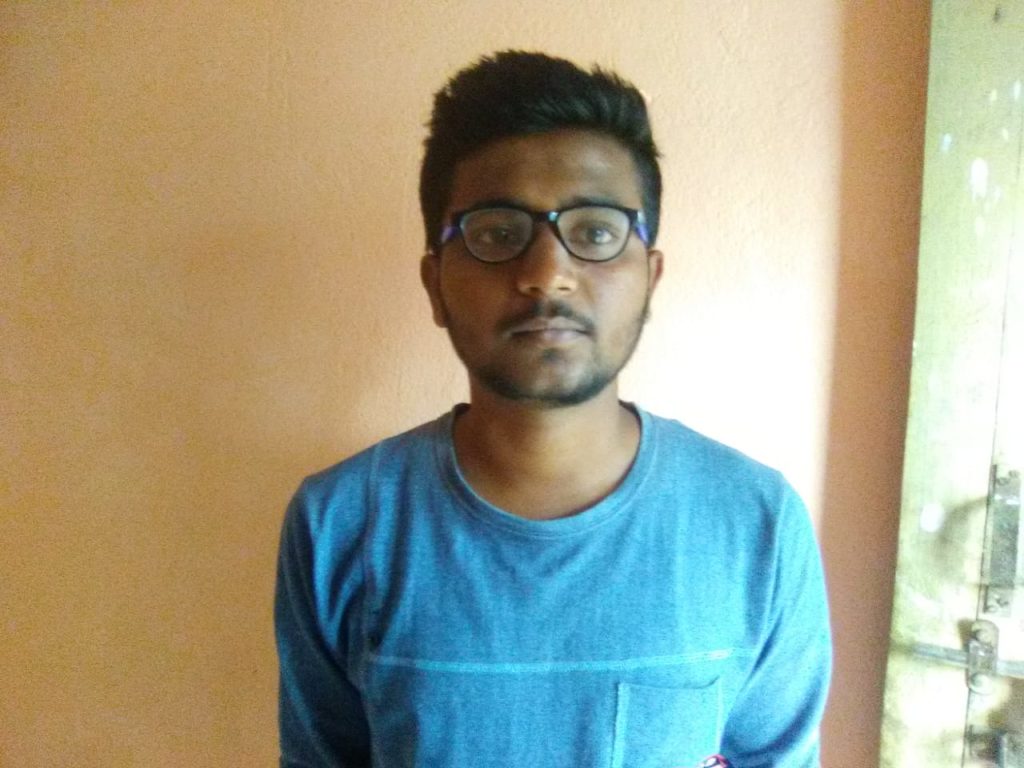 एलआईसी अभिकर्ता का पुत्र बना बिहार टॉपर....