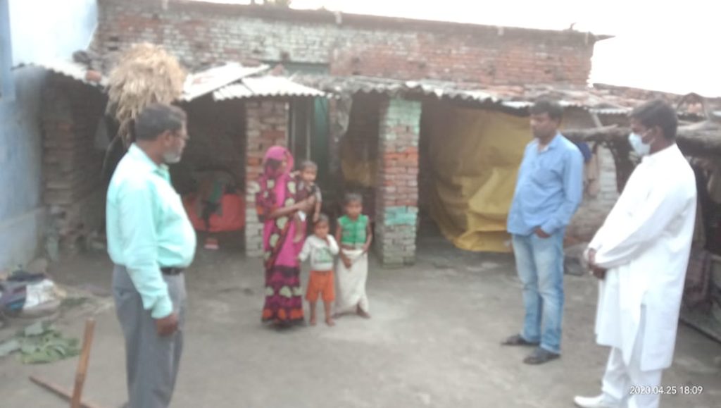 शोकाकुल परिवार